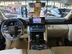 تۆیۆتا لاند کروزەر